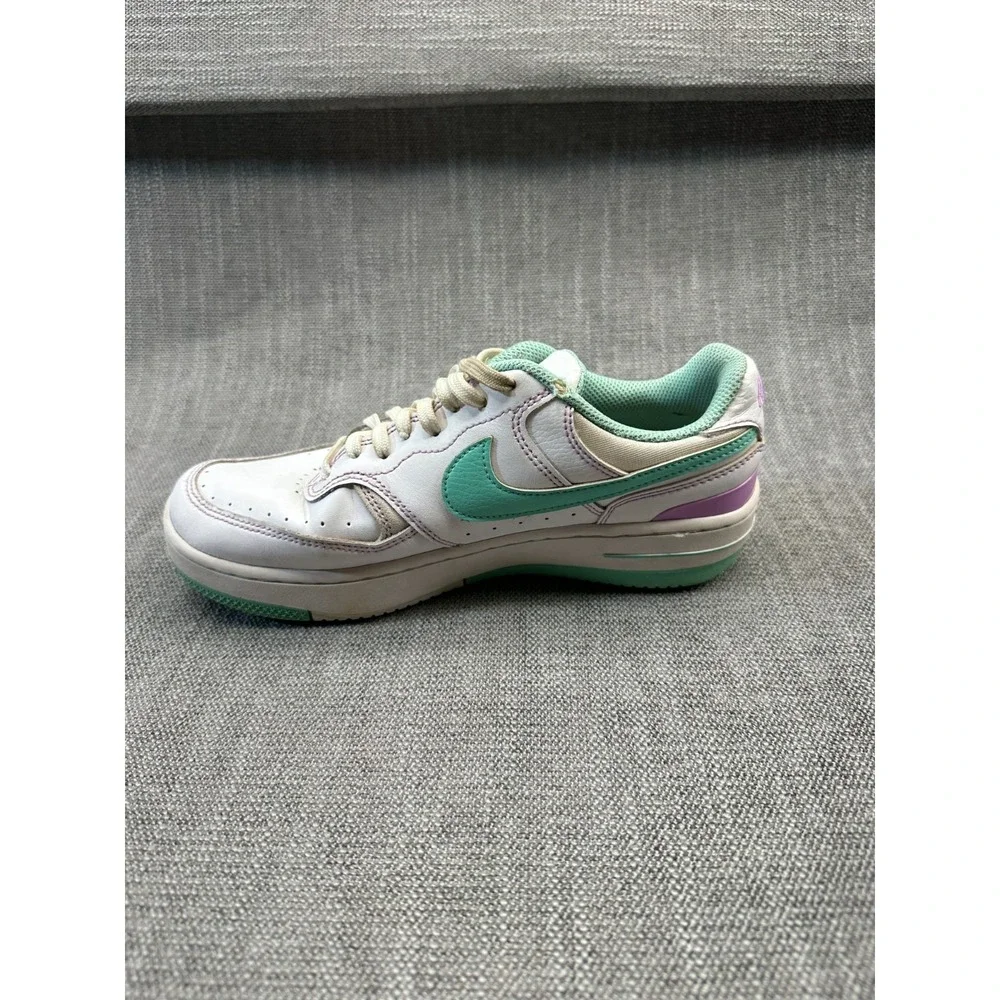 Nike Gamma Force FN7109-100 Womens 7.5 Athletic Shoes White Emerald Rise Sneaker